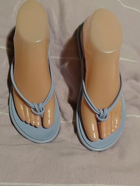 OluKai Women's Light Blue Knot Toe-Post Sandals